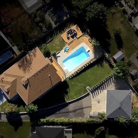 Luxurious 5 Bedroom House With Pool & Sauna Вест-Келовна Екстер'єр фото
