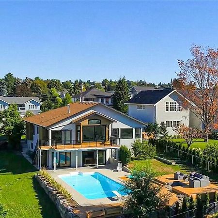 Luxurious 5 Bedroom House With Pool & Sauna Вест-Келовна Екстер'єр фото