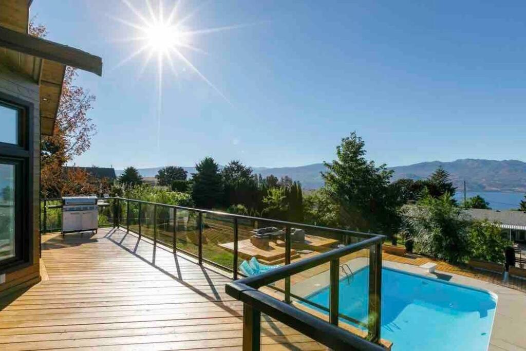 Luxurious 5 Bedroom House With Pool & Sauna Вест-Келовна Екстер'єр фото